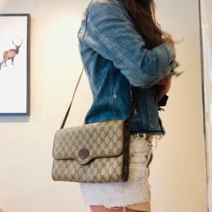 Auth Gucci vintage Crossbody! Removable strap!